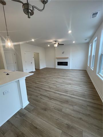 8 Gateway Drive, Central, SC 29630