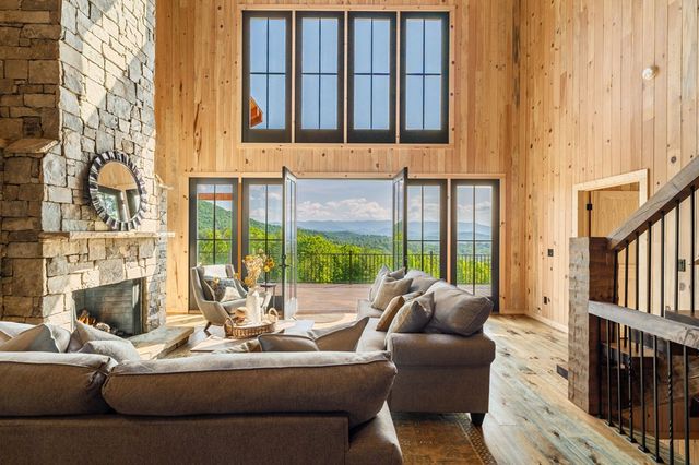 11758 Chatsworth Hwy, Ellijay, GA 30540