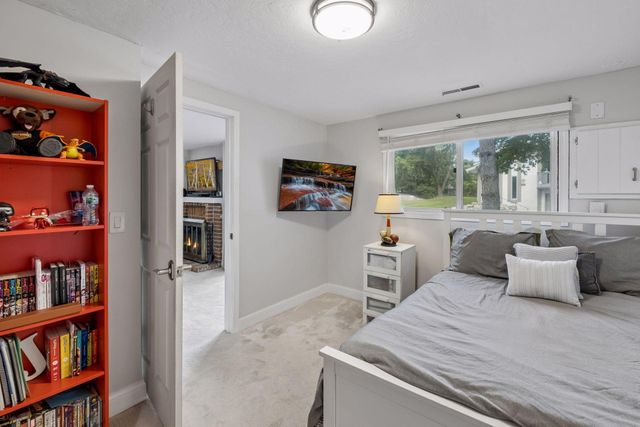 9535 Hartford Circle, Eden Prairie, MN 55347