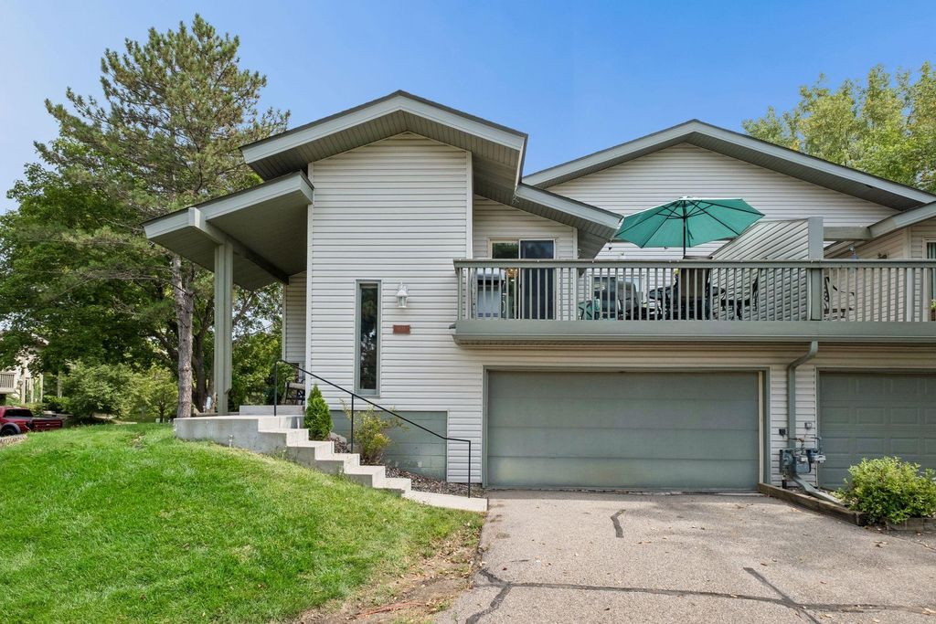 9535 Hartford Circle, Eden Prairie, MN 55347 — photo 2