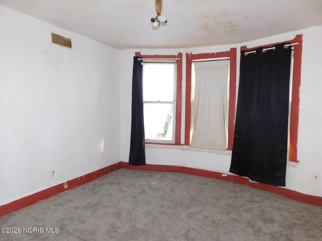 924 Pinewood Avenue, Toledo, OH 43607