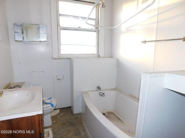 924 Pinewood Avenue, Toledo, OH 43607