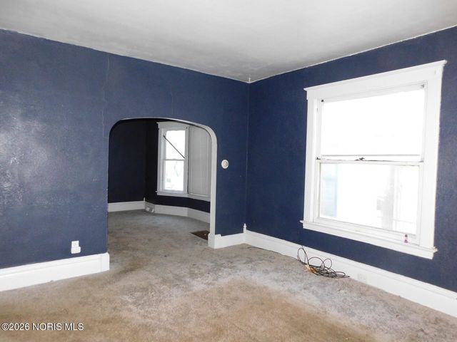 924 Pinewood Avenue, Toledo, OH 43607