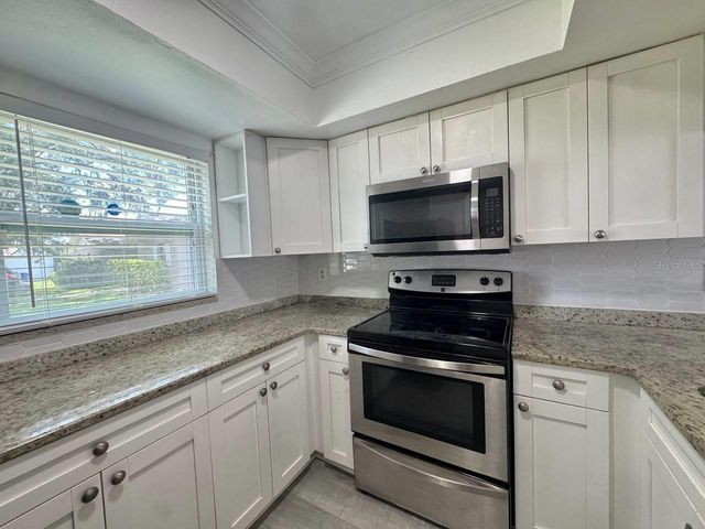 5102 LAWNTON COURT, Tampa, FL 33624