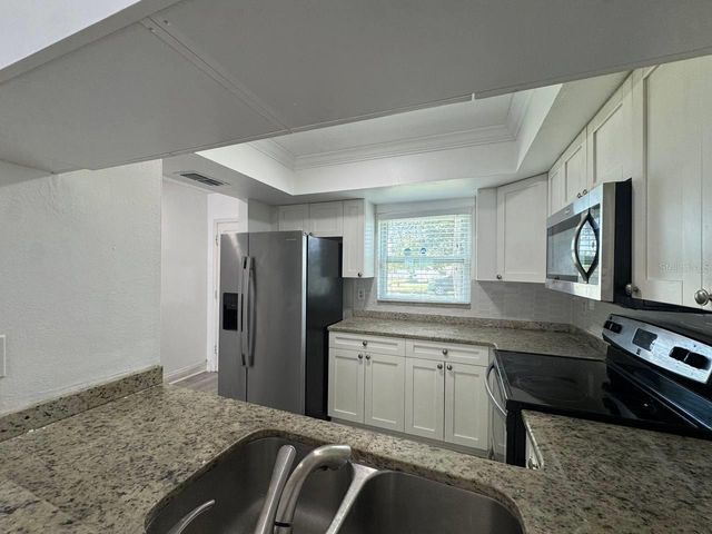 5102 LAWNTON COURT, Tampa, FL 33624