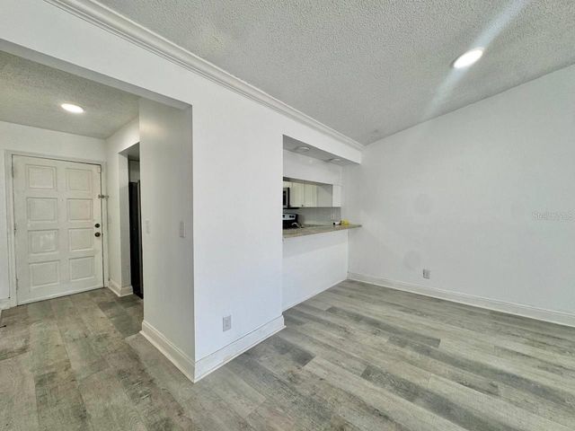 5102 LAWNTON COURT, Tampa, FL 33624