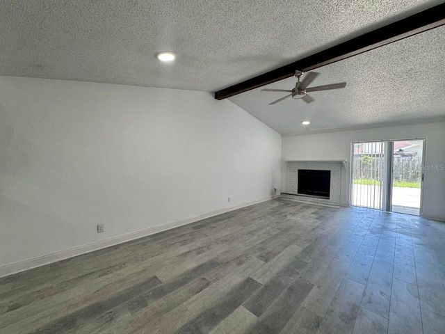 5102 LAWNTON COURT, Tampa, FL 33624
