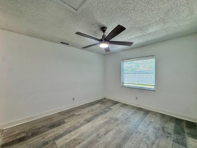 5102 LAWNTON COURT, Tampa, FL 33624