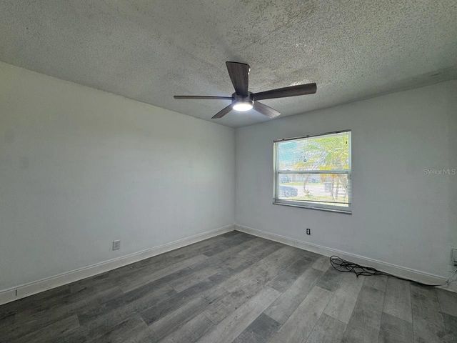 5102 LAWNTON COURT, Tampa, FL 33624