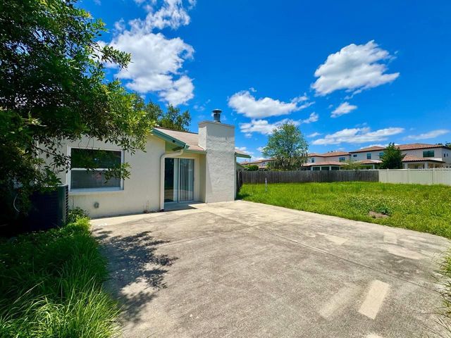 5102 LAWNTON COURT, Tampa, FL 33624
