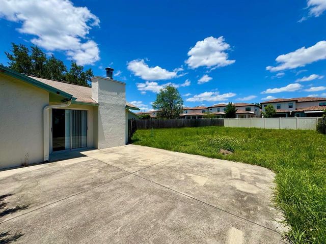 5102 LAWNTON COURT, Tampa, FL 33624