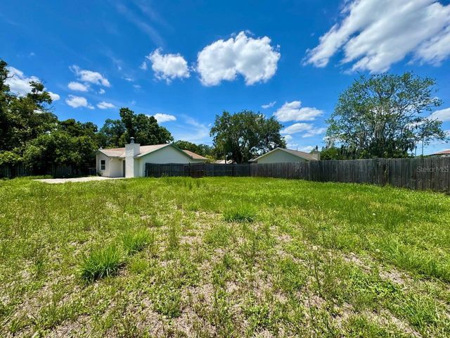 5102 LAWNTON COURT, Tampa, FL 33624