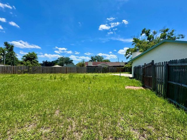 5102 LAWNTON COURT, Tampa, FL 33624