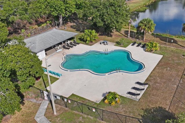 5102 LAWNTON COURT, Tampa, FL 33624