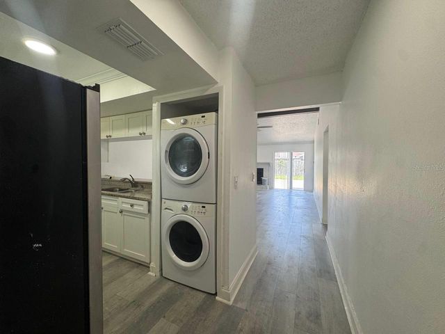 5102 LAWNTON COURT, Tampa, FL 33624