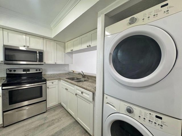 5102 LAWNTON COURT, Tampa, FL 33624