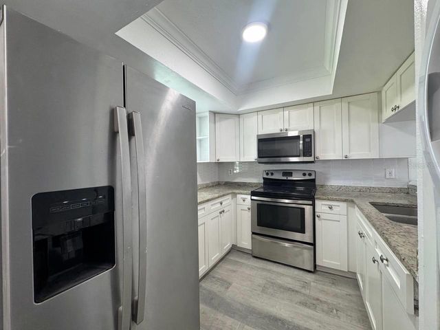 5102 LAWNTON COURT, Tampa, FL 33624