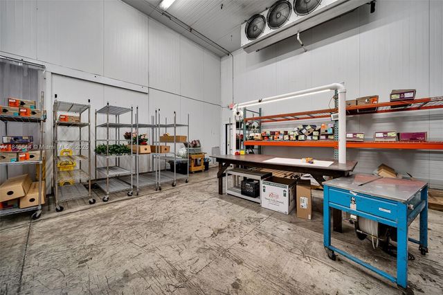 8224 NW 30th Ter 24, Doral, FL 33122