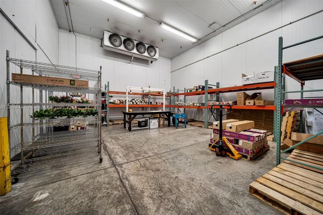 8224 NW 30th Ter 24, Doral, FL 33122