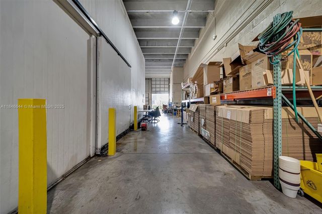 8224 NW 30th Ter 24, Doral, FL 33122