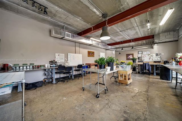 8224 NW 30th Ter 24, Doral, FL 33122