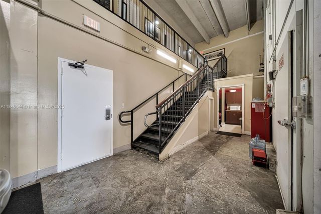 8224 NW 30th Ter 24, Doral, FL 33122