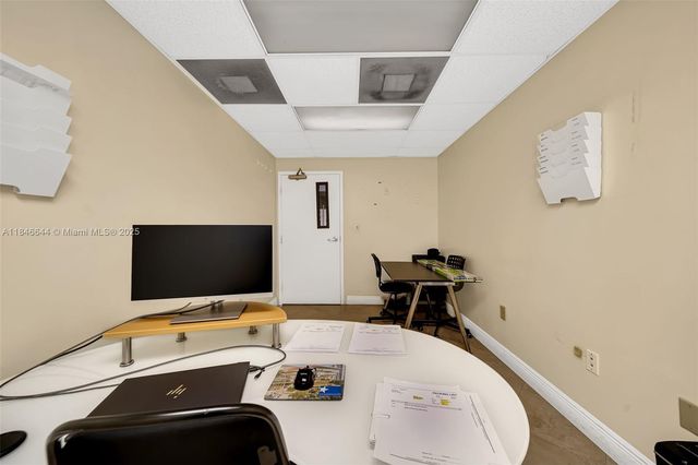 8224 NW 30th Ter 24, Doral, FL 33122