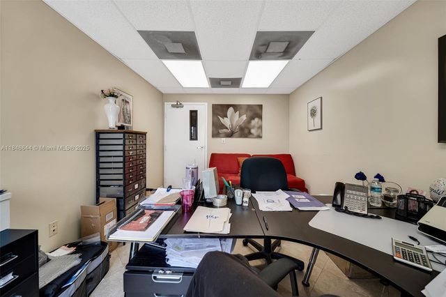 8224 NW 30th Ter 24, Doral, FL 33122