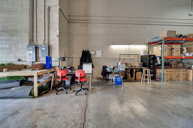 8224 NW 30th Ter 24, Doral, FL 33122