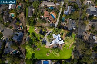 1081 Scots Ln, Walnut Creek, CA 94596