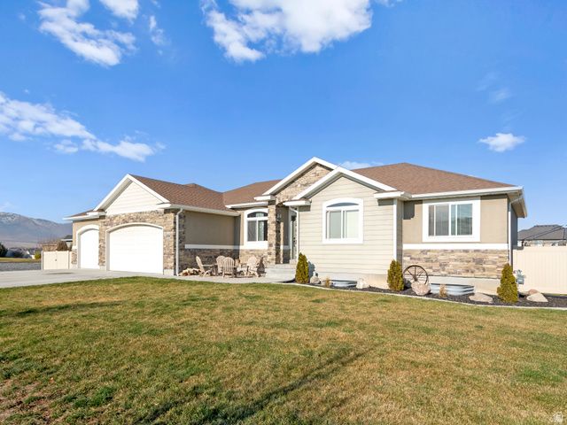 579 E COACH LN, Grantsville, UT 84029