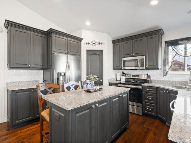 579 E COACH LN, Grantsville, UT 84029