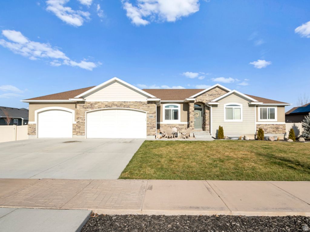 579 E COACH LN, Grantsville, UT 84029