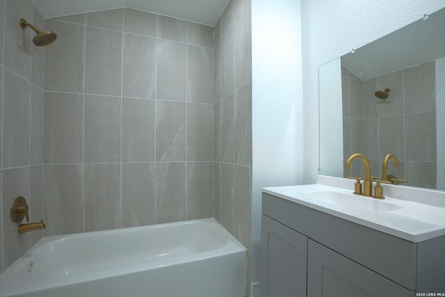 10210 Renova, San Antonio, TX 78214