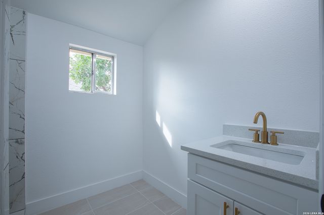 10210 Renova, San Antonio, TX 78214