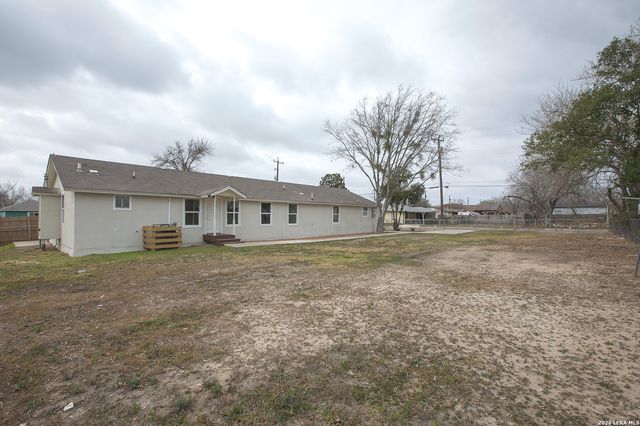 10210 Renova, San Antonio, TX 78214