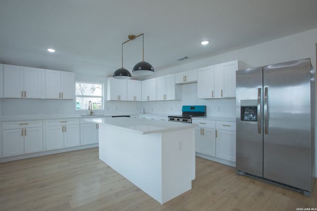 10210 Renova, San Antonio, TX 78214