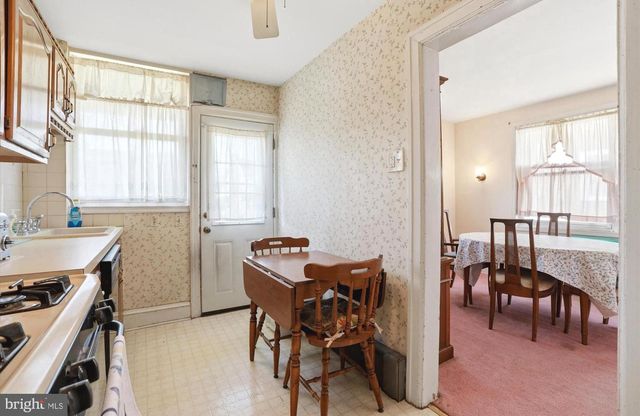 2720 SAINT MARYS RD, Ardmore, PA 19003