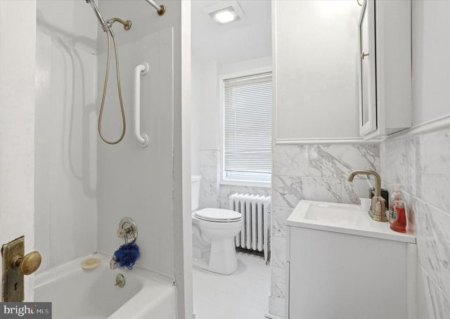 2720 SAINT MARYS RD, Ardmore, PA 19003