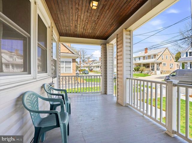 2720 SAINT MARYS RD, Ardmore, PA 19003