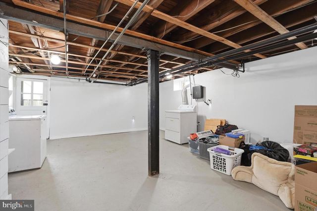 2720 SAINT MARYS RD, Ardmore, PA 19003