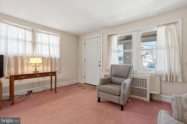 2720 SAINT MARYS RD, Ardmore, PA 19003