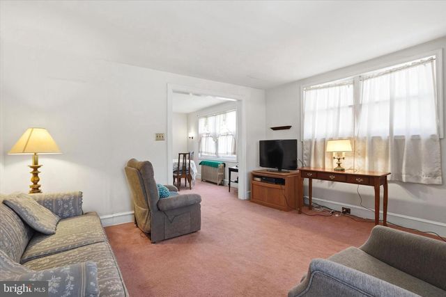 2720 SAINT MARYS RD, Ardmore, PA 19003