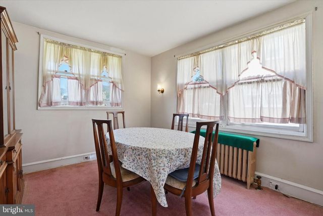 2720 SAINT MARYS RD, Ardmore, PA 19003