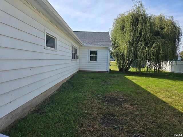 306 S 8TH Avenue, Albany, IL 61230