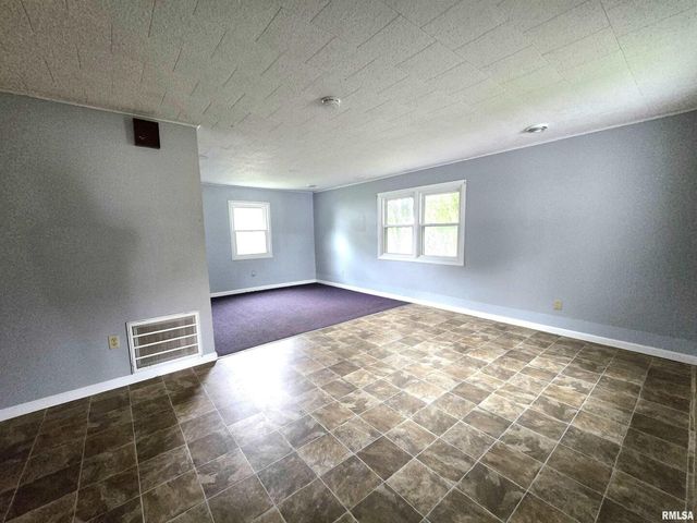 306 S 8TH Avenue, Albany, IL 61230