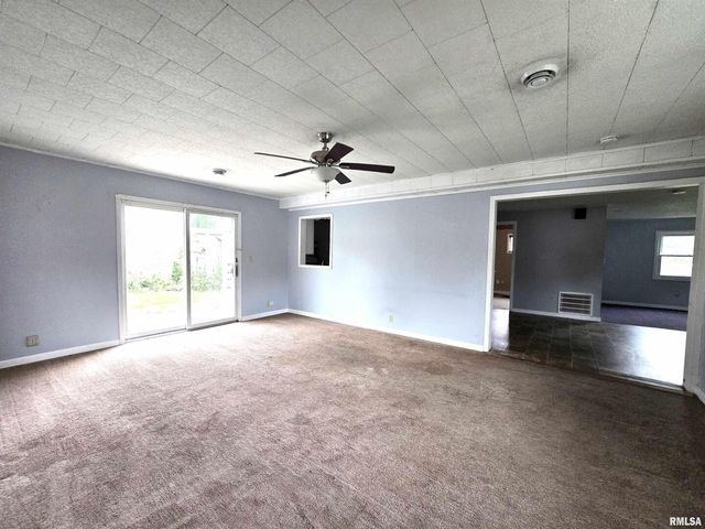 306 S 8TH Avenue, Albany, IL 61230