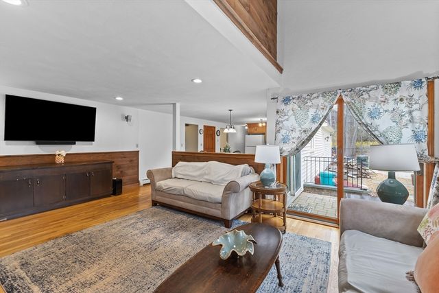 8 Liberty Tree Lane, Shrewsbury, MA 01545