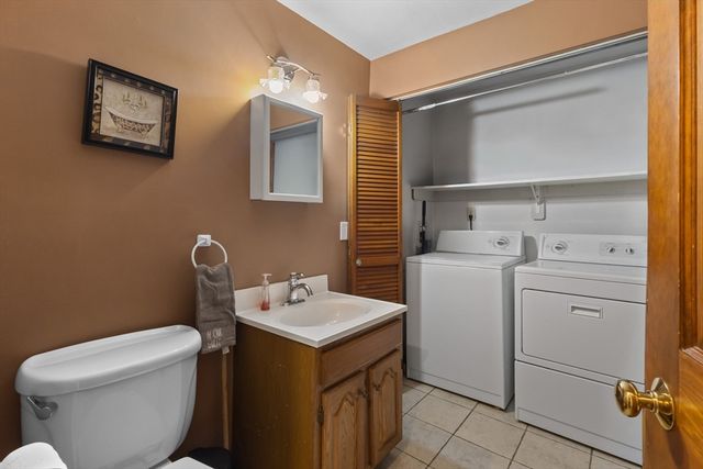 8 Liberty Tree Lane, Shrewsbury, MA 01545