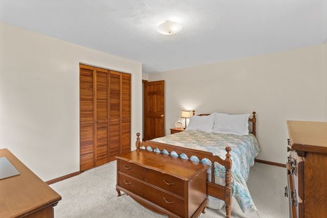 8 Liberty Tree Lane, Shrewsbury, MA 01545